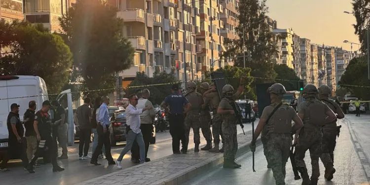 İzmir’de banka soygunu girişimi! Bir banka çalışanı rehin alındı