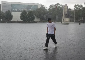 Bursa’da hava değişiyor! Sıcaklıklar sert düşecek, sağanak geliyor