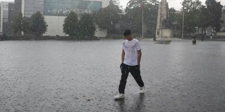 Bursa’da hava değişiyor! Sıcaklıklar sert düşecek, sağanak geliyor