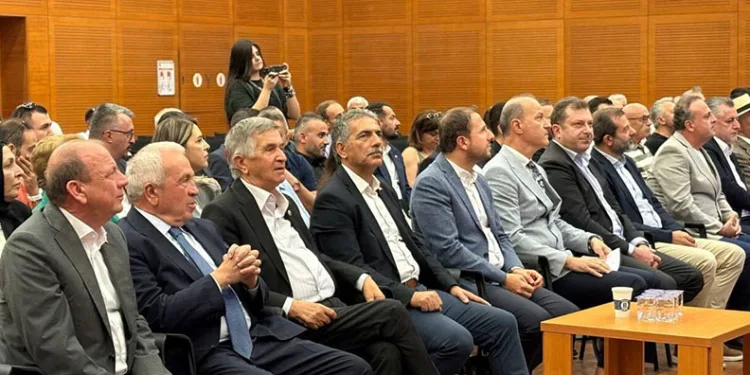 Bursa Artvin Vakfı’nda Demirci güven tazeledi