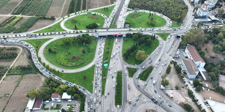 Bursa’da okullar açıldı, korkulan trafik yoğunluğu oluşmadı