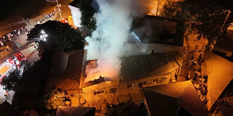 Gölyazı’da geceyi aydınlatan yangın