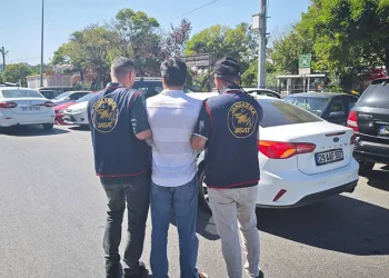 Çorum’da hafif ticari araç ile otomobil çarpıştı: 3 yaralı