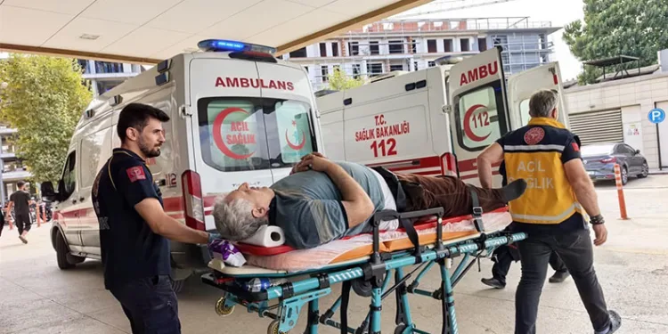 İnegöl’de çatıdan düşen kişi ağır yaralandı