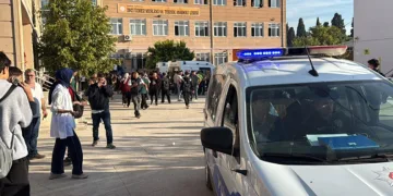 Manisa’da okul önünde silahlı saldırı: 2’si ağır 11 öğrenci yaralandı