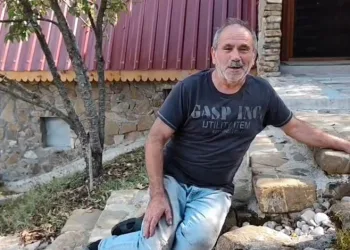 Iğdır’da kedinin fareyle 20 dakikalık oyunu kamerada
