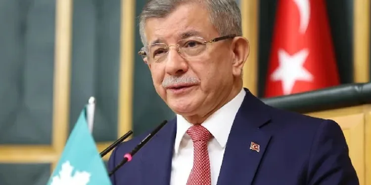 Ahmet Davutoğlu hakkında soruşturma başlatıldı