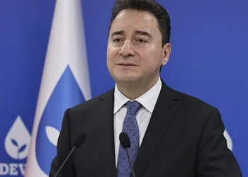 Babacan’dan fon krizi eleştirisi: 20 milyar doları vurup geçiyorlar