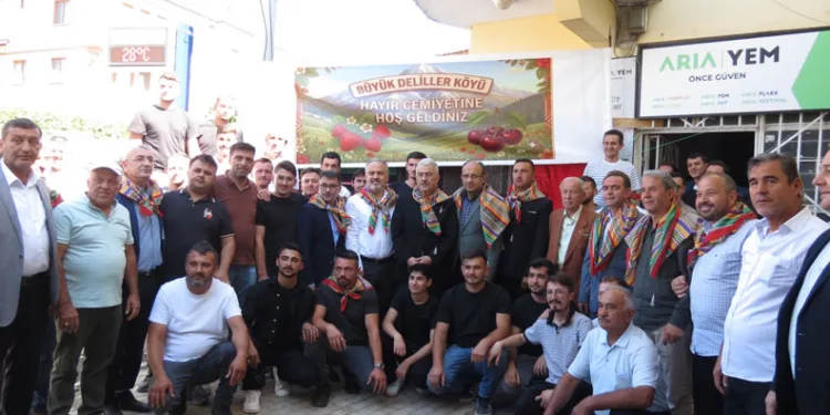 Büyükdeliller Köyü’nde geleneksel pilav hayrı dualarla gerçekleştirildi