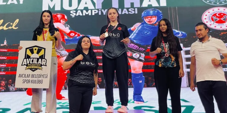 Muaythai sporcusu Büşra Elmas Öztürk’ün hedefi milli takım