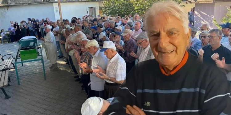 Usta oyuncu İlhami Adsal son yolculuğuna yalnız uğurlandı