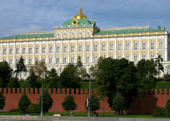 Kremlin’den barış görüşmeleri açıklaması: Yeniden başlamasını umuyoruz