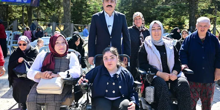 Bursa’nın en genç kanyoncusu: 8 yaşındaki Asya, Abadiye Kanyonu’nu geçti