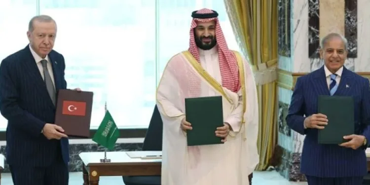 Suudi Arabistan’dan Türkiye ve Pakistan’a acil toplantı çağrısı