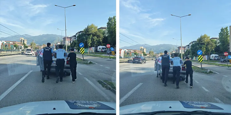 Bursa’da zabıta ekiplerinden örnek davranış