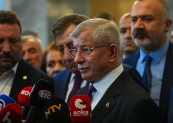 Davutoğlu şüpheli sıfatıyla adliyede