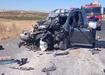 Şanlıurfa’da feci kaza: Hafif ticari araç kamyona çarptı, 4 kişi öldü