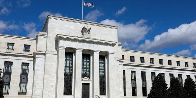 Fed faizi 25 baz puan artırdı! Oran yüzde 3,75-4,00 oldu