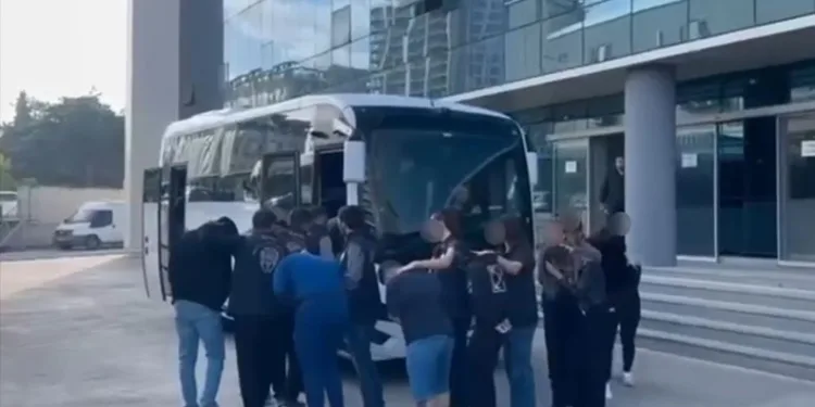 Bursa’da mahalleliyi canından bezdirdi: Gece yarısı sokağa döküldüler