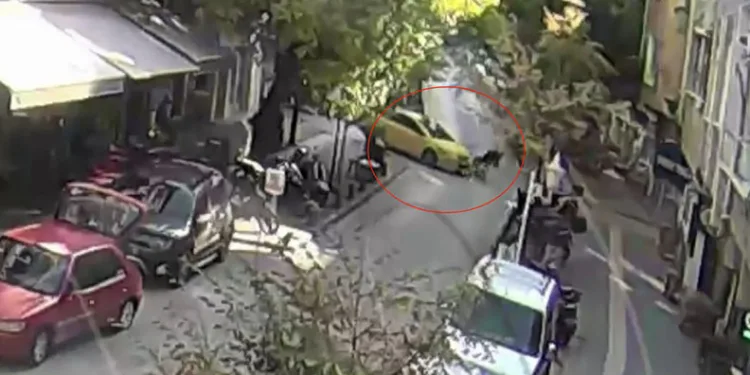 Takla atan otomobil hurdaya döndü: 2 yaralı
