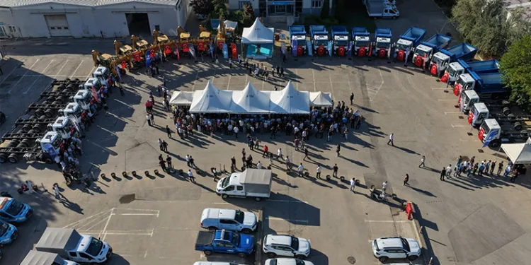 BUSKİ’nin filosuna 26 yeni araç ve iş makinesi