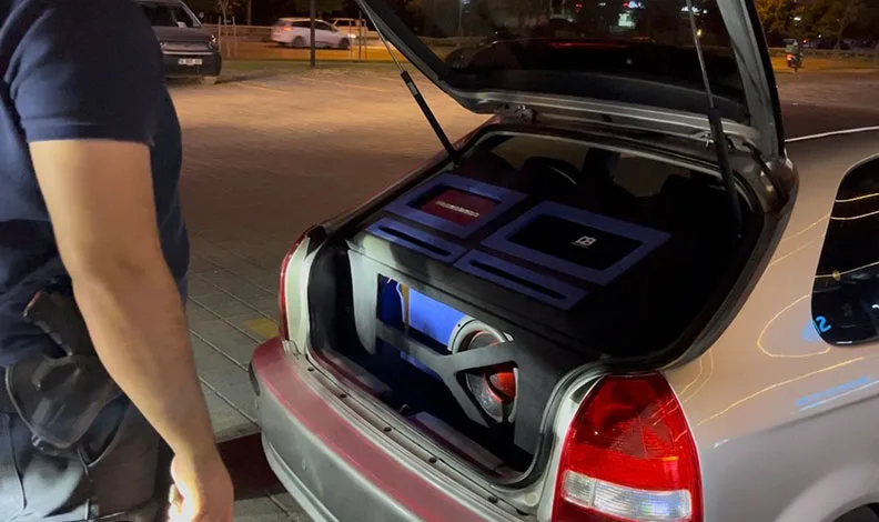“Seviyoruz ama” dedi, 21 bin lira ceza yedi… Abartı egzoz pahalıya patladı