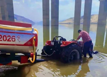 Takla atan otomobil hurdaya döndü: 2 yaralı