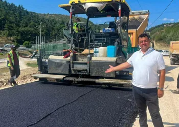Mudanya’da yollar Büyükşehir’le yenileniyor