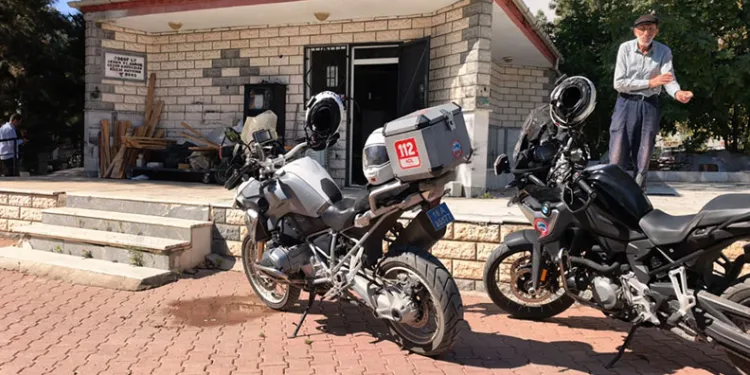 Mezarlıkta baltalı kavga: 1 yaralı