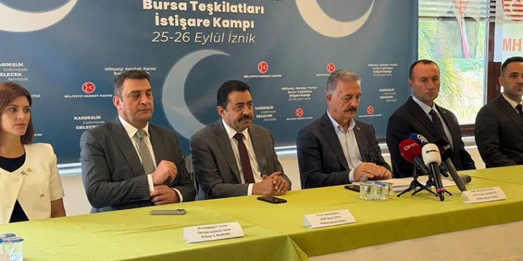 İnegöl’de kontrolden çıkan araç kaldırıma çıktı