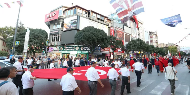 Nilüferli miniklere kırtasiye desteği