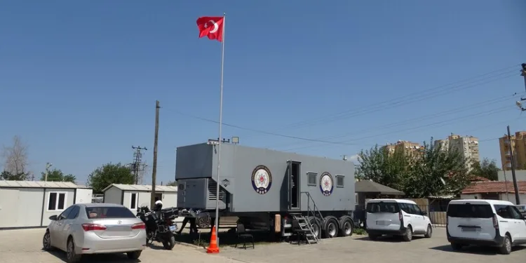 Madde bağımlılarının sokakta sopalarla kovalandığı mahallede huzur ve güven ortamına doğru