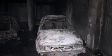 Balkonda çıkan yangın eve sıçramadan söndürüldü