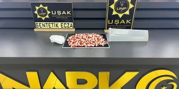 Kapısına pompalı tüfekle dayandı, sokakta terör estirdi