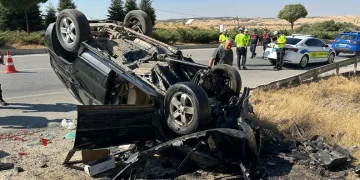 Kapısına pompalı tüfekle dayandı, sokakta terör estirdi