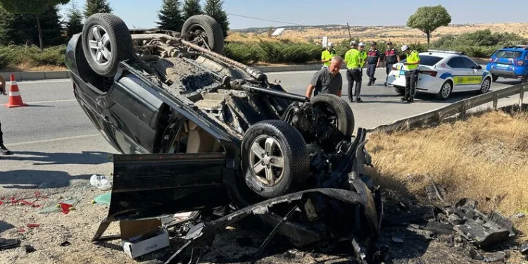 Kapısına pompalı tüfekle dayandı, sokakta terör estirdi