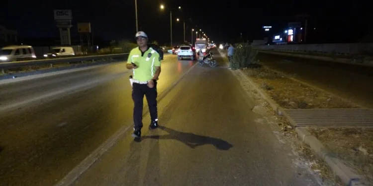 Çardakta çıkan yangın 3 katlı binaya sirayet etti: 1 kişi yaralandı