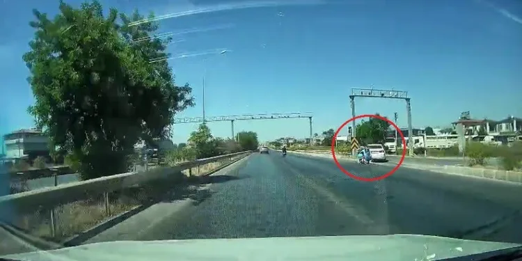 Çardakta çıkan yangın 3 katlı binaya sirayet etti: 1 kişi yaralandı