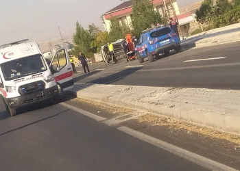 Çardakta çıkan yangın 3 katlı binaya sirayet etti: 1 kişi yaralandı