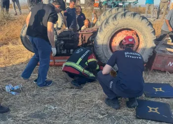 Çardakta çıkan yangın 3 katlı binaya sirayet etti: 1 kişi yaralandı