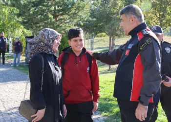 Okulların ilk gününde jandarmadan servis araçlarına sıkı denetim