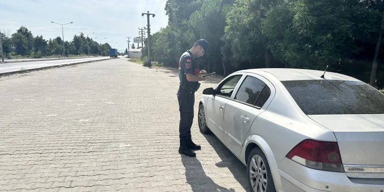 Okulların ilk gününde jandarmadan servis araçlarına sıkı denetim