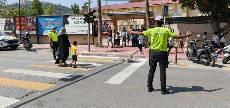 Burdur’da motosiklet ile scooter çarpıştı: 1 yaralı