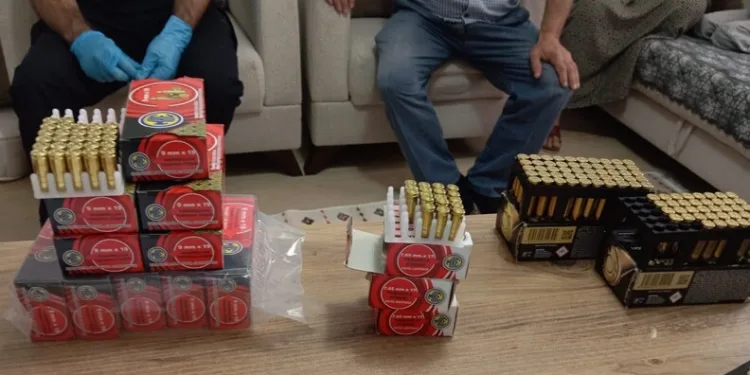 Trenin çarptığı araç hurdaya döndü, alkollü sürücüsü son anda kendini dışarı atarak kurtardı