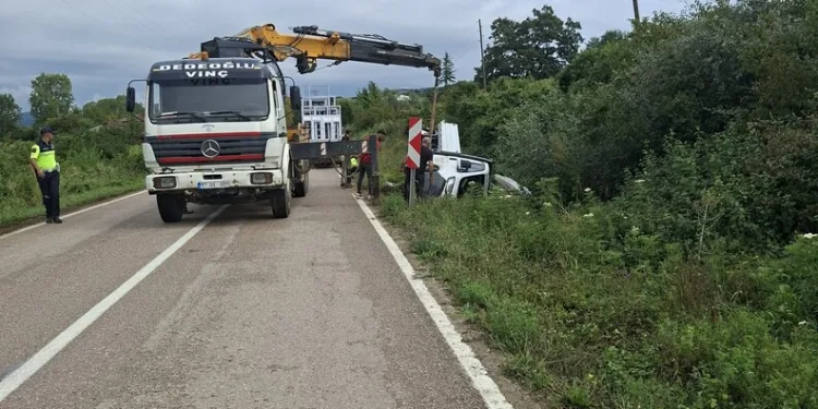 Malatya’da tarım işçilerini taşıyan minibüs devrildi