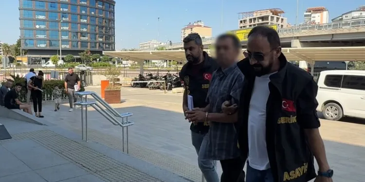 Depo görünümlü alana kenevir eken şüpheli yakalandı