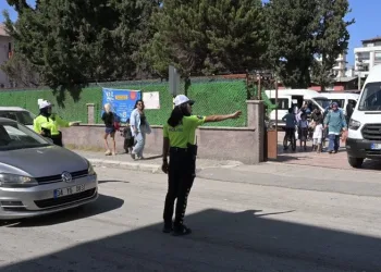 Depo görünümlü alana kenevir eken şüpheli yakalandı
