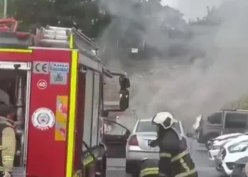 Hastane otoparkında otomobil yangını