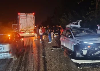 Hastane otoparkında otomobil yangını