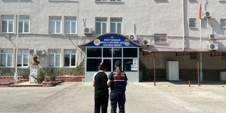 Patlamaların yaşandığı çöp konteynerinde bu defa da yangın çıktı